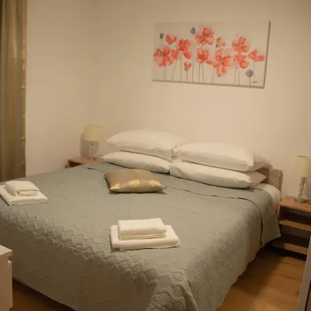 Cosy Charming Near The Palace * 스플리트