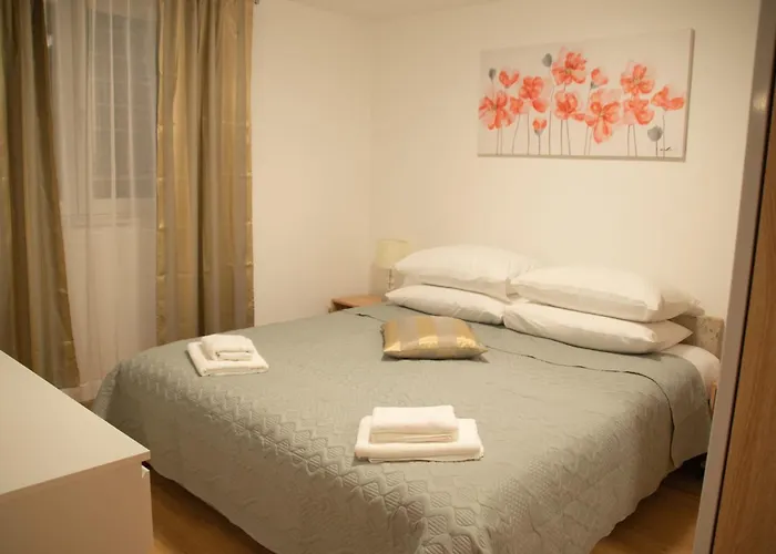 Cosy Charming Near The Palace *