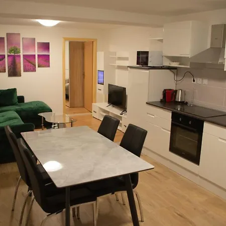 Cosy Charming Near The Palace *