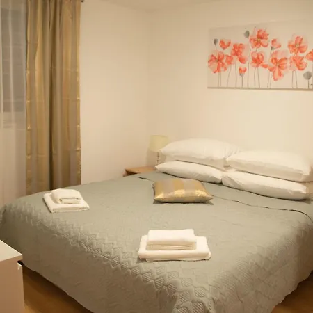 Cosy Charming Near The Palace *